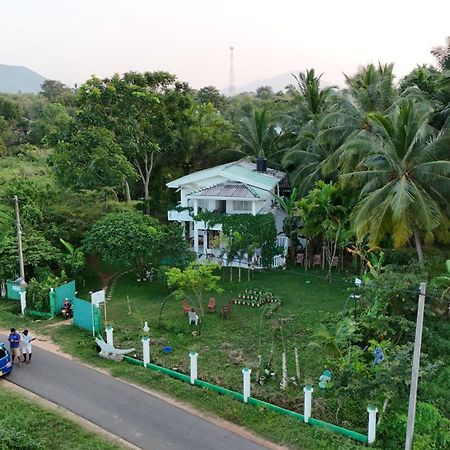 Lake Edge Dambulla Luaran gambar