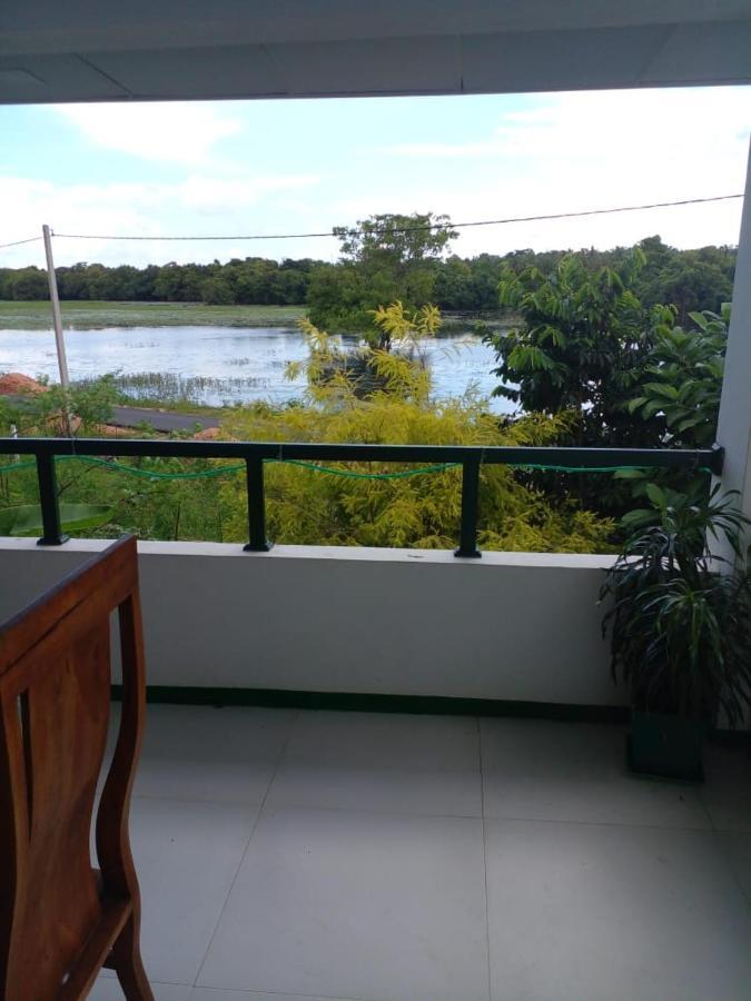 Lake Edge Dambulla Luaran gambar