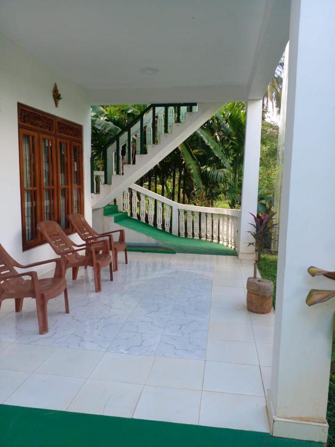 Lake Edge Dambulla Luaran gambar