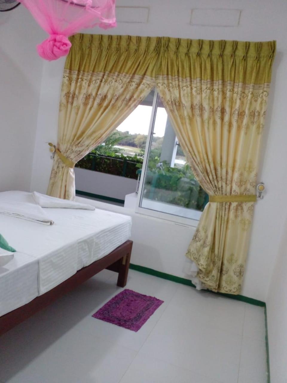 Lake Edge Dambulla Luaran gambar